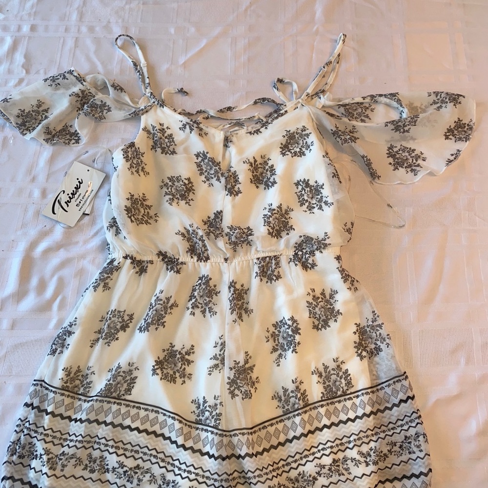 Romper - Picture 3 of 3